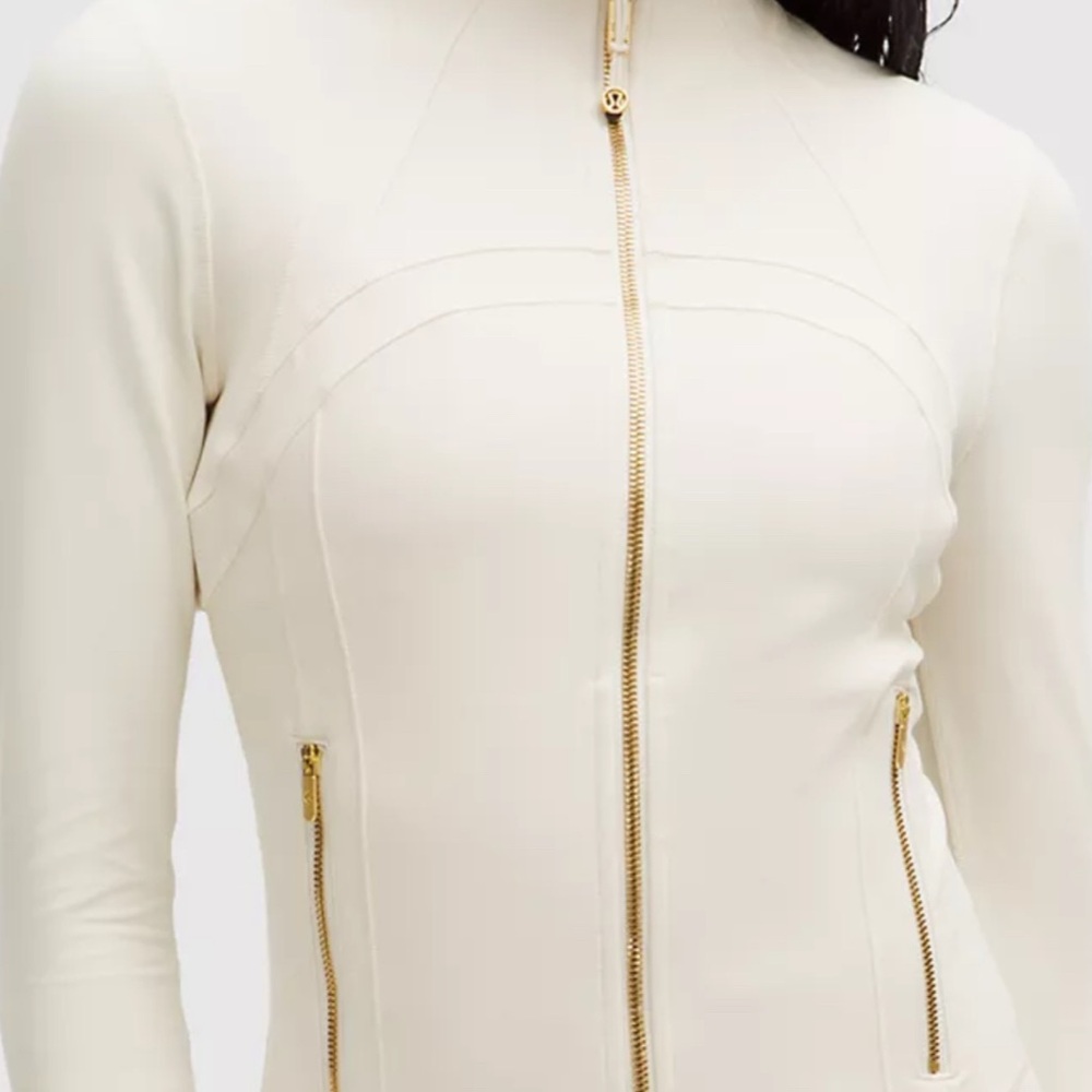 BRAND NEW/TAG- Lululemon Women Define Cropped Jacket Nulu-Light Ivory/Gold-Size6